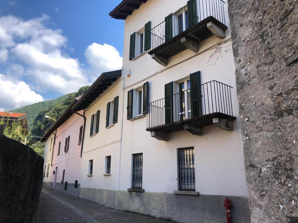 La Casa Dell' Architetto Apartment Dervio Luaran gambar